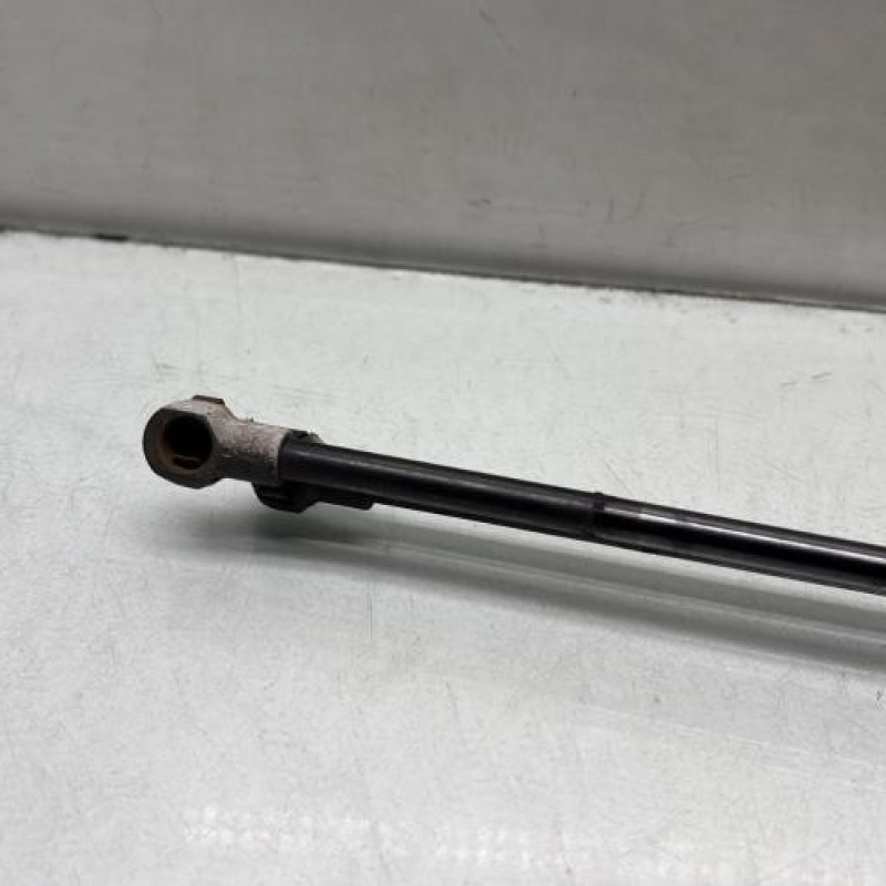 Verin de coffre VOLKSWAGEN GOLF 4 Photo n°2