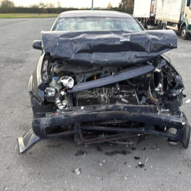 Verin de coffre VOLKSWAGEN GOLF 4 Photo n°13