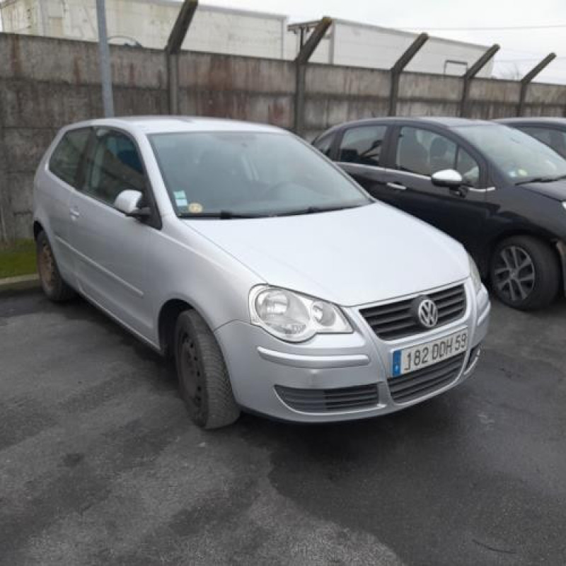 Calandre VOLKSWAGEN POLO 4 Photo n°8