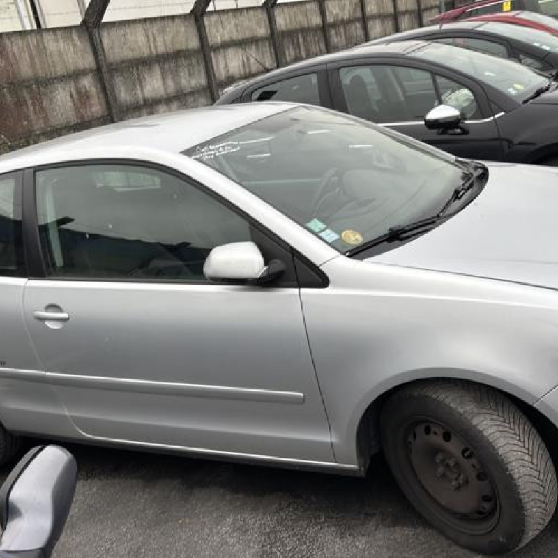 Calandre VOLKSWAGEN POLO 4 Photo n°17