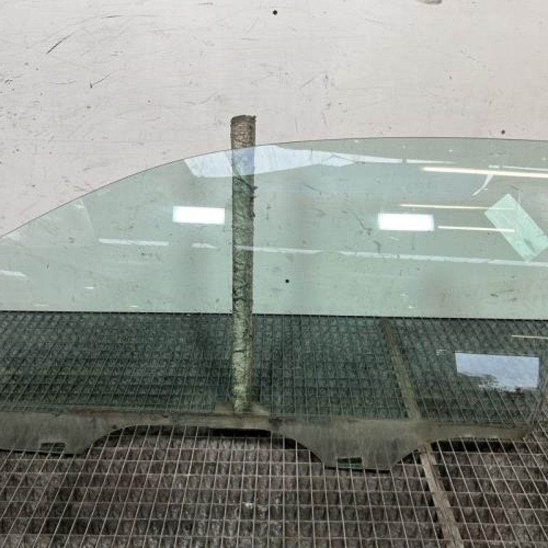 Vitre avant gauche VOLKSWAGEN POLO 4 Photo n°1