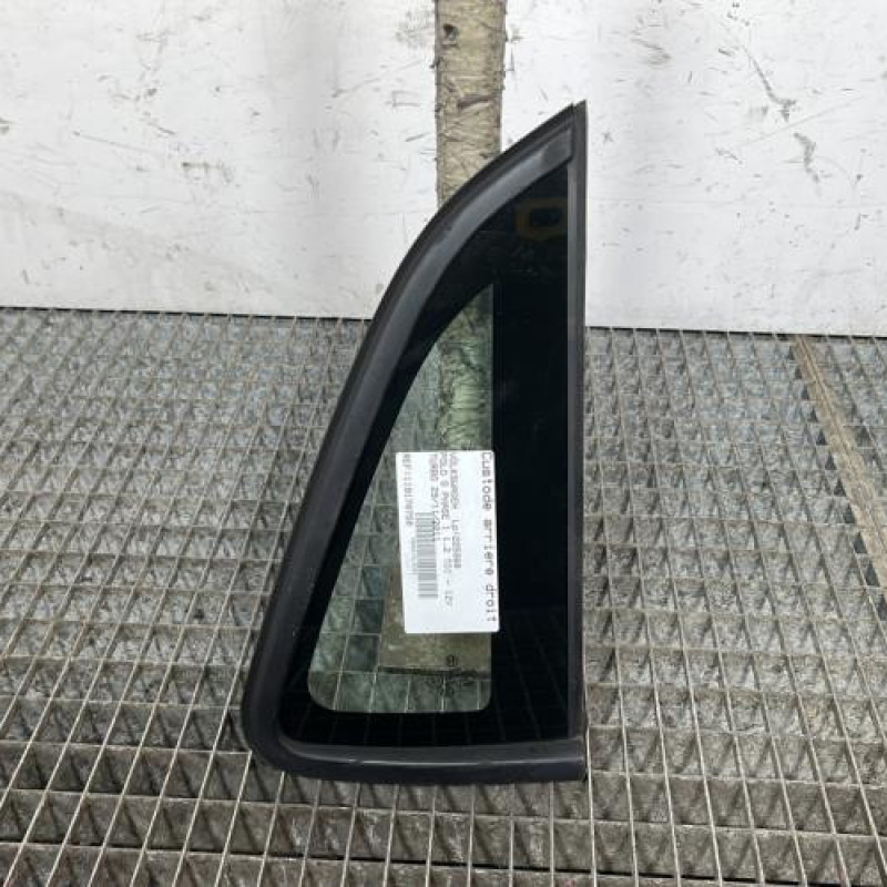 Custode arriere droit VOLKSWAGEN POLO 5 Photo n°1