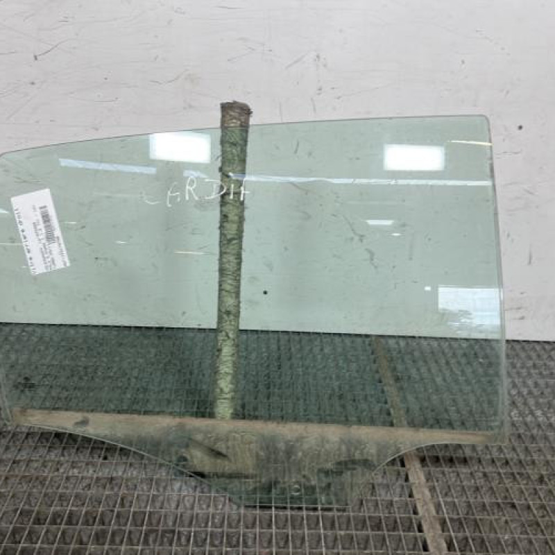 Vitre arriere droit VOLKSWAGEN POLO 5 Photo n°1