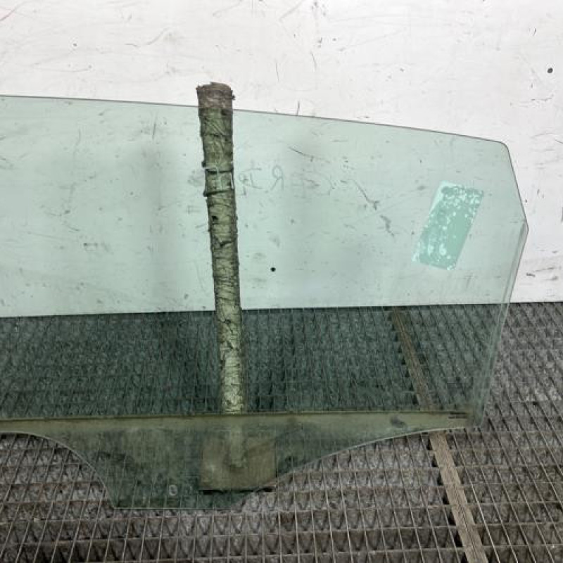 Vitre arriere droit VOLKSWAGEN POLO 5 Photo n°4