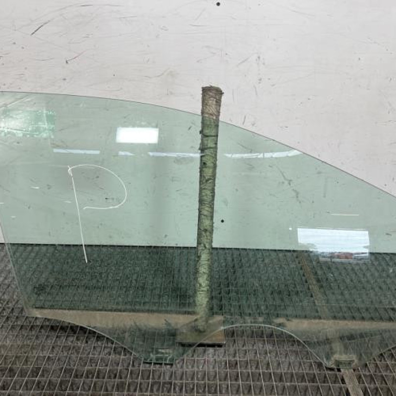 Vitre avant droit VOLKSWAGEN POLO 5 Photo n°1