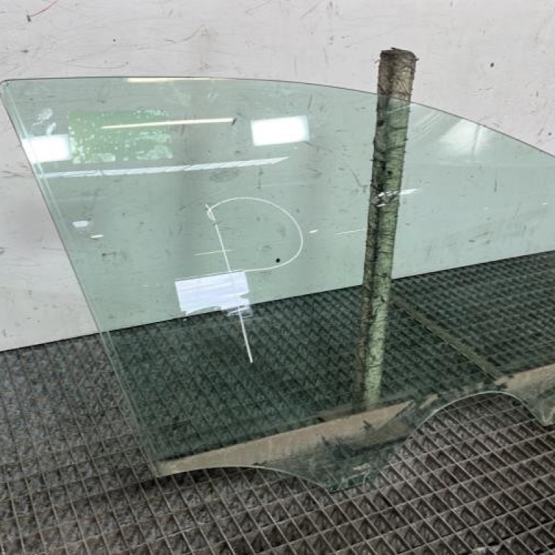 Vitre avant droit VOLKSWAGEN POLO 5 Photo n°3