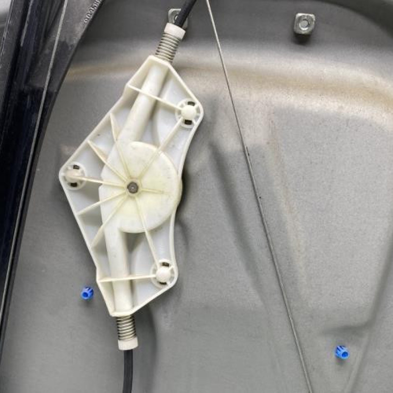 Leve vitre electrique avant gauche MERCEDES CLASSE A 169 Photo n°4