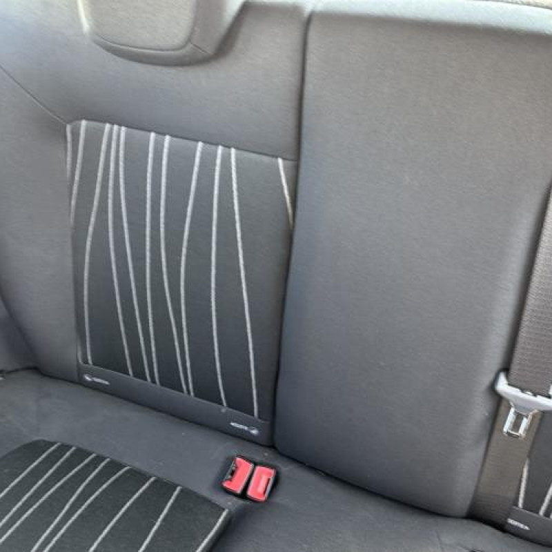 Feu arriere stop central OPEL CORSA D Photo n°13