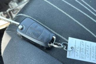 Feu arriere stop central OPEL CORSA D