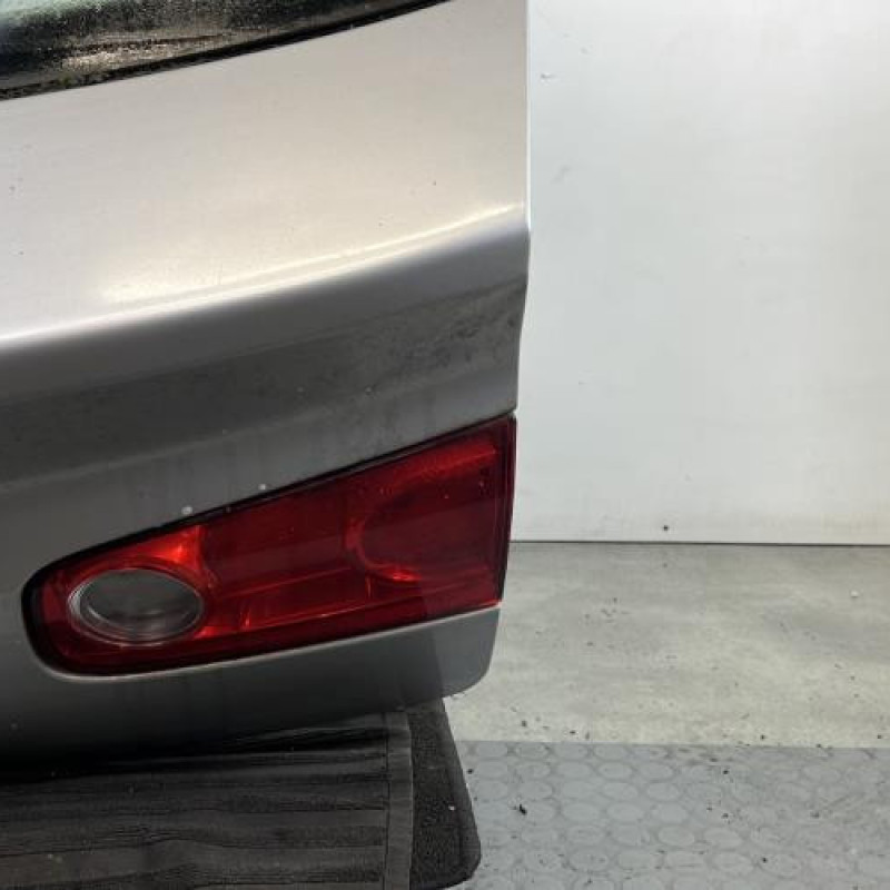 Malle/Hayon arriere RENAULT LAGUNA 2 Photo n°6