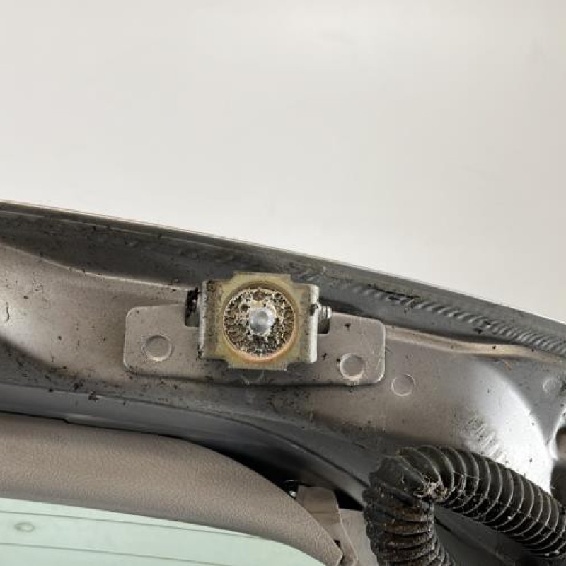 Malle/Hayon arriere RENAULT LAGUNA 2 Photo n°9