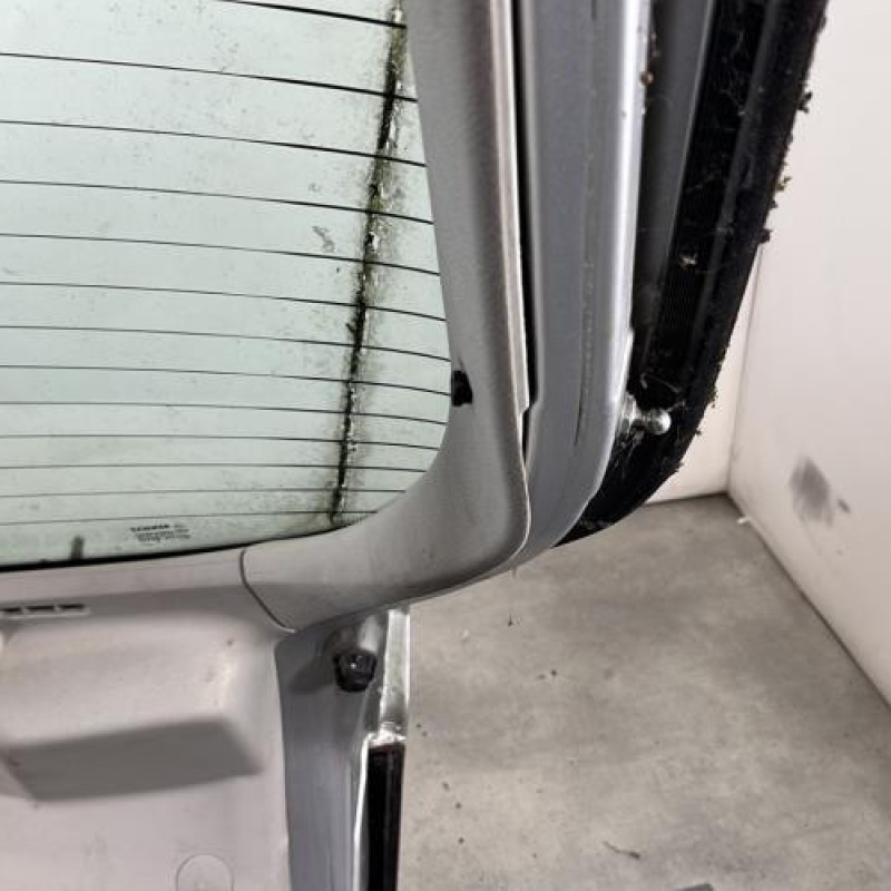 Malle/Hayon arriere RENAULT LAGUNA 2 Photo n°10