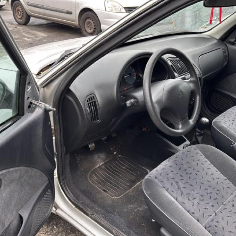 Feu arriere stop central CITROEN SAXO Photo n°11