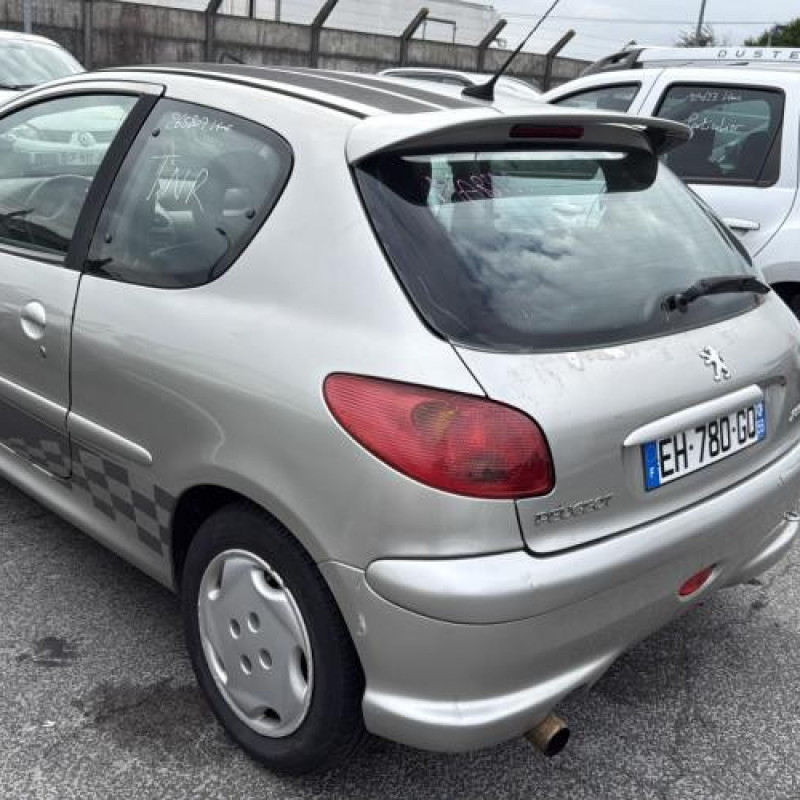Aile avant gauche PEUGEOT 206 Photo n°8