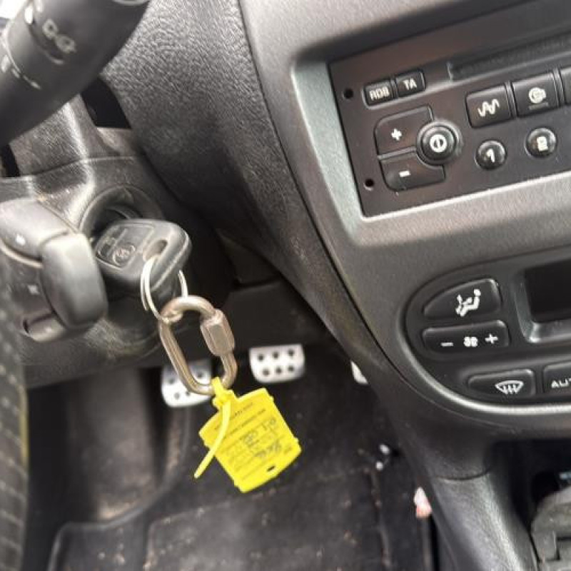 Aile avant gauche PEUGEOT 206 Photo n°13