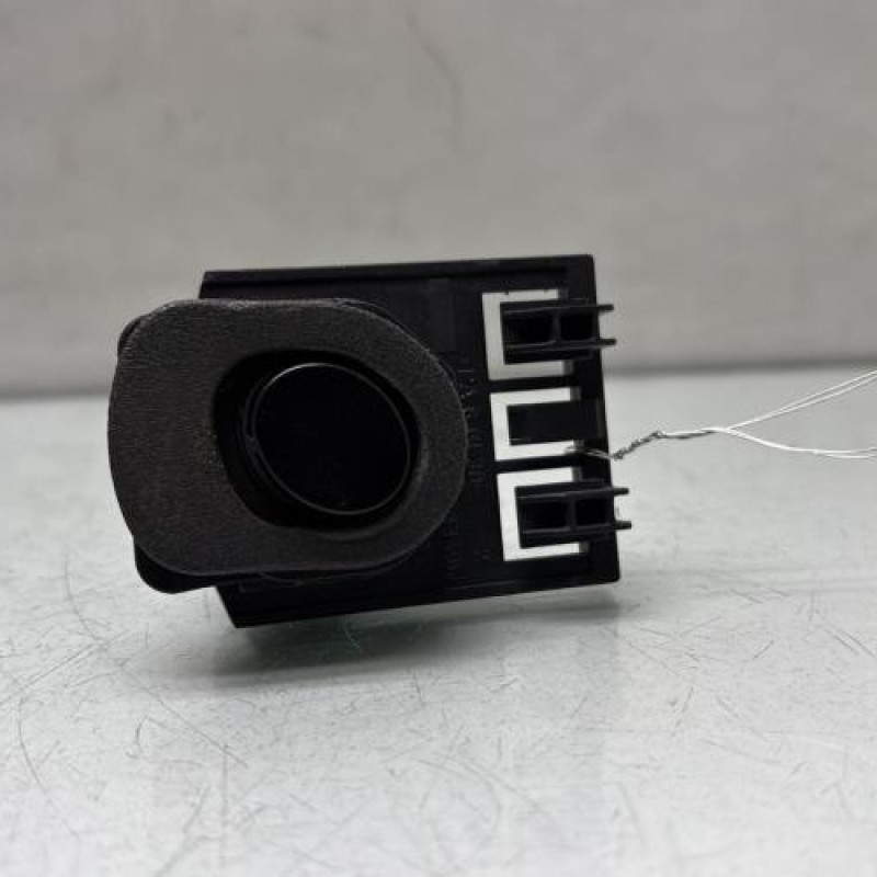 Bouton de coffre PEUGEOT 407 Photo n°1