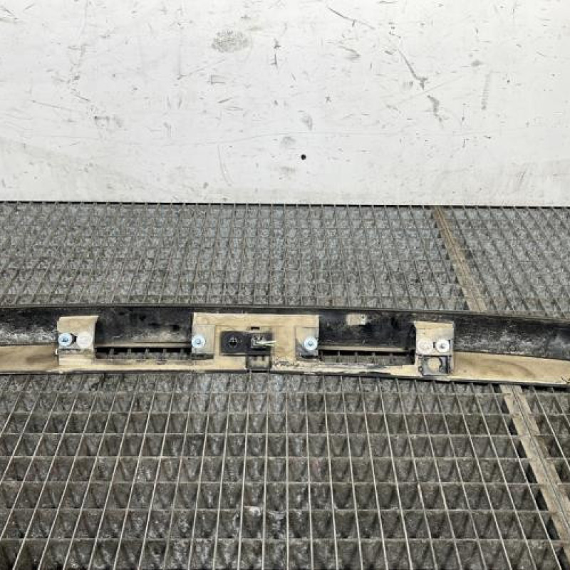 Bouton de coffre PEUGEOT PARTNER 2 Photo n°4