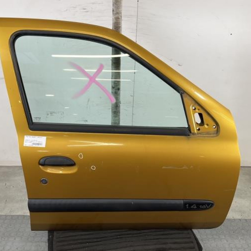 Porte avant droit RENAULT CLIO 2 Photo n°1