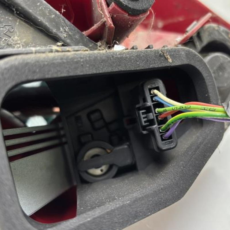 Feu arriere principal droit (feux) PEUGEOT 207 Photo n°6