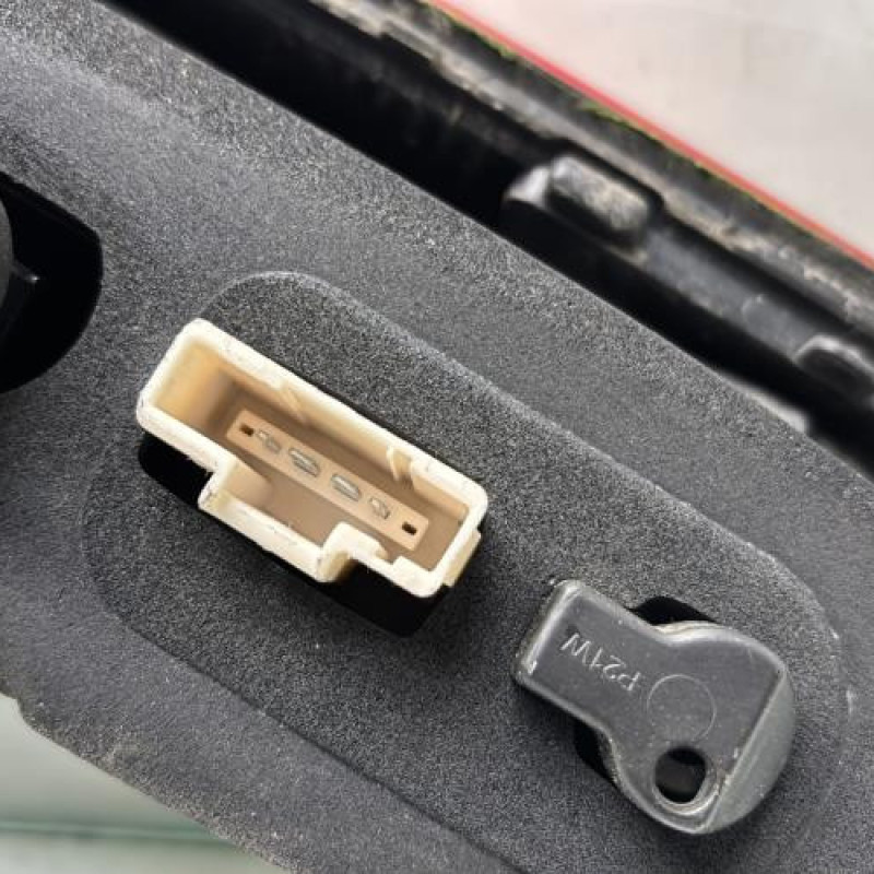 Feu arriere secondaire droit (feux) CITROEN C5 1 Photo n°3