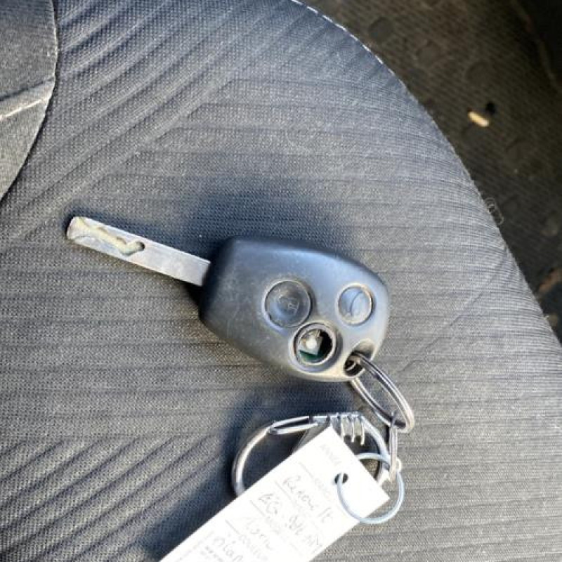 Poignee porte avant gauche RENAULT TRAFIC 3 COURT Photo n°13