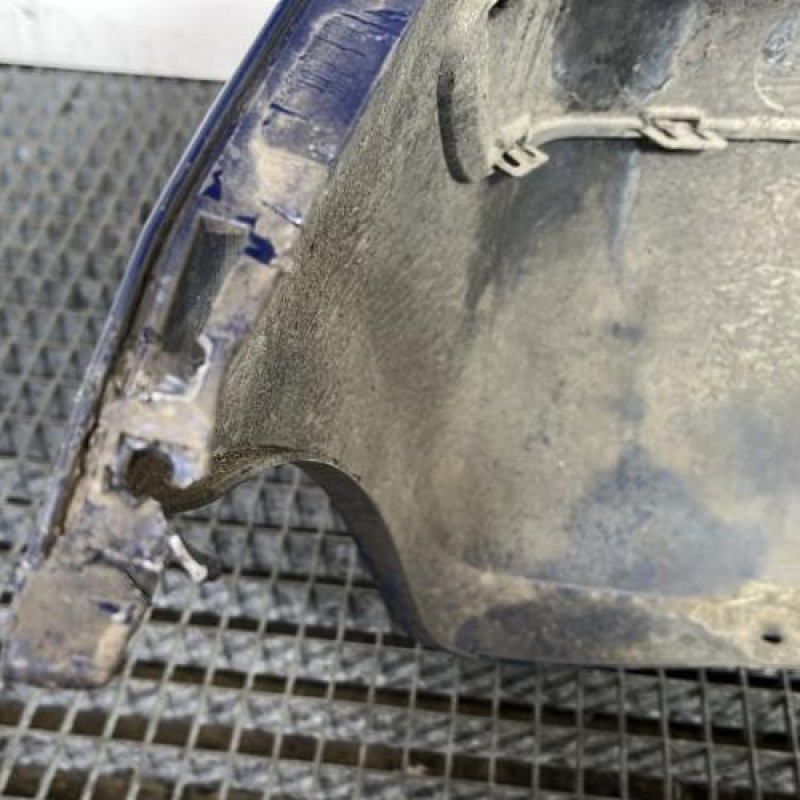 Pare choc arriere RENAULT TWINGO 2 Photo n°8