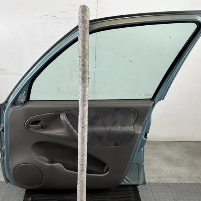Porte avant droit CITROEN XSARA PICASSO Photo n°6