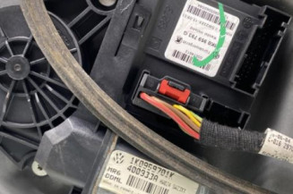 Leve vitre electrique avant gauche VOLKSWAGEN GOLF 5