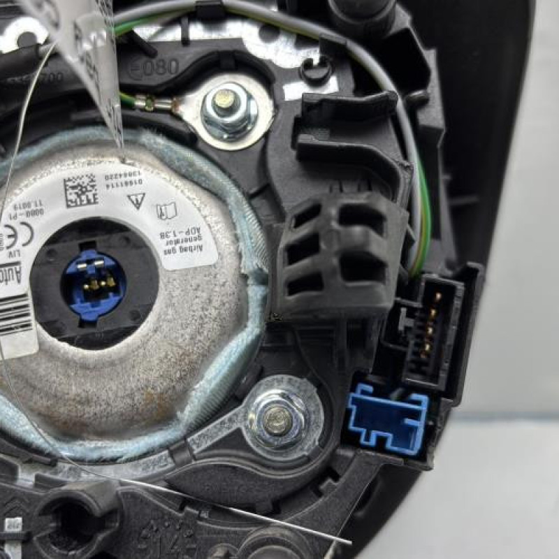 Air bag conducteur PEUGEOT 308 2 Photo n°4