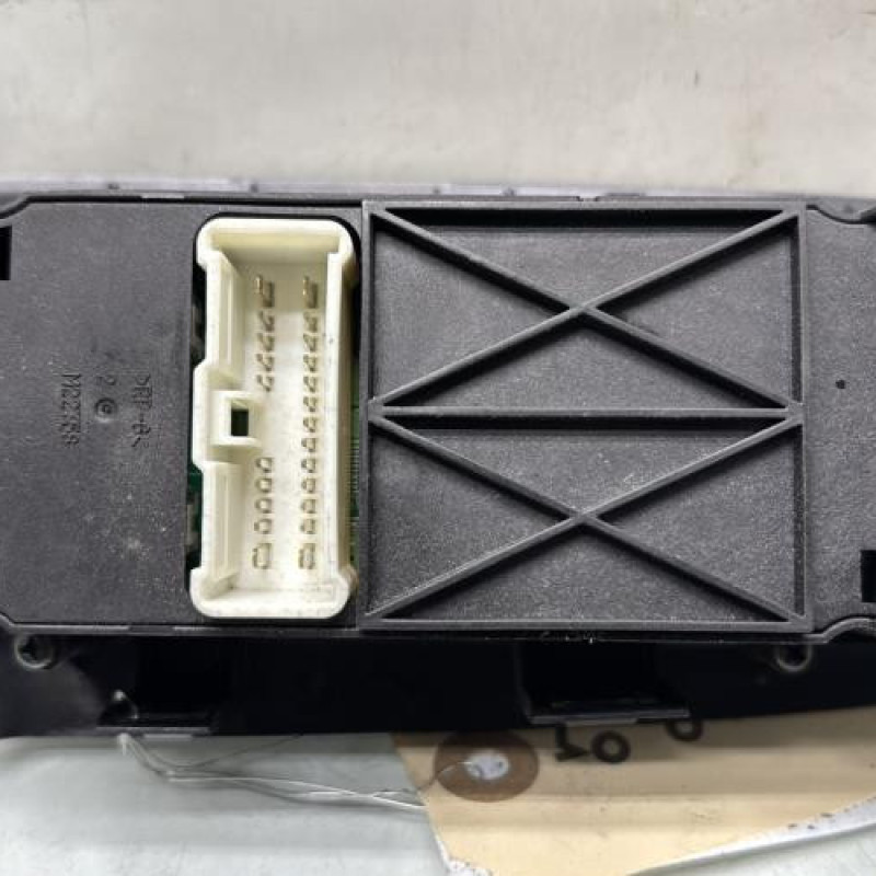 Interrupteur de leve vitre avant gauche HONDA ACCORD 7 Photo n°3