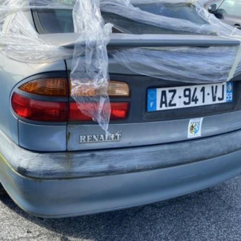 Feu arriere principal droit (feux) RENAULT LAGUNA 1 Photo n°19