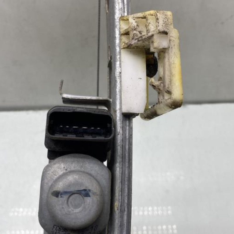 Leve vitre electrique arriere gauche RENAULT MEGANE 2 Photo n°4