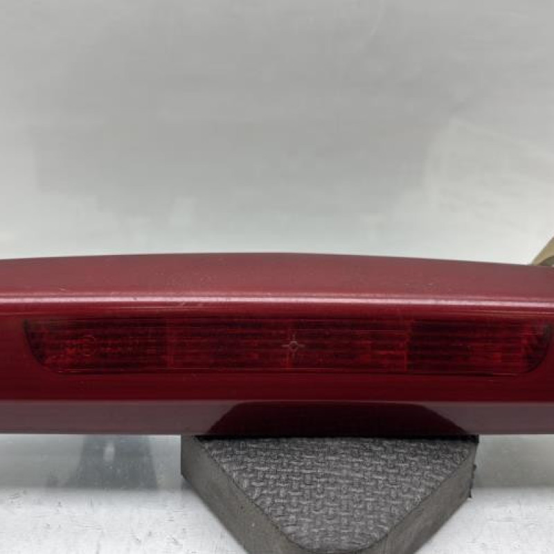 Feu arriere stop central OPEL CORSA D Photo n°1