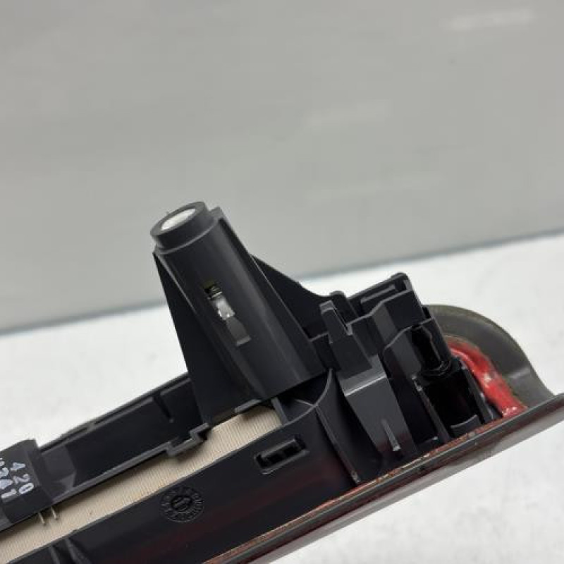 Feu arriere stop central OPEL CORSA D Photo n°6