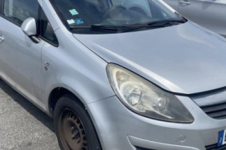 Feu arriere stop central OPEL CORSA D