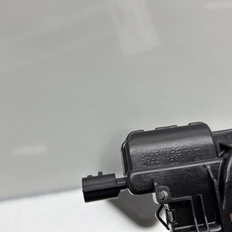 Serrure de hayon RENAULT CAPTUR 1 Photo n°4