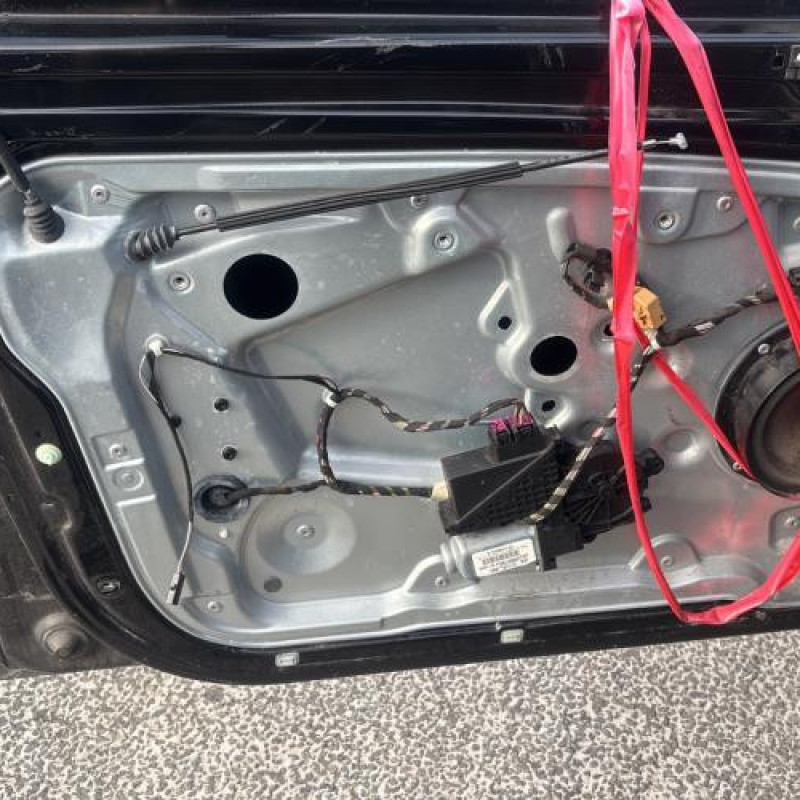 Poignee porte avant droit SKODA FABIA 1 Photo n°12