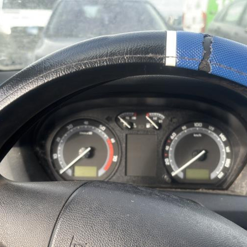 Poignee porte avant droit SKODA FABIA 1 Photo n°19