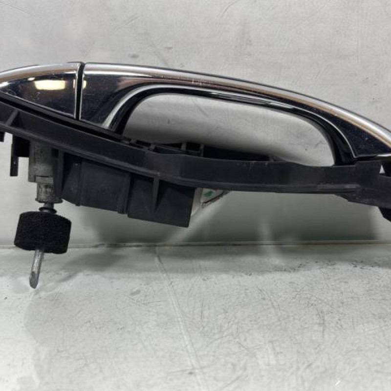 Poignee porte avant gauche MERCEDES CLASSE CLK 209 Photo n°2