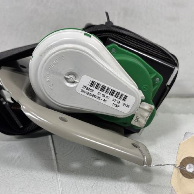 Pretensionneur de ceinture avant droit MERCEDES CLASSE CLK 209 Photo n°1