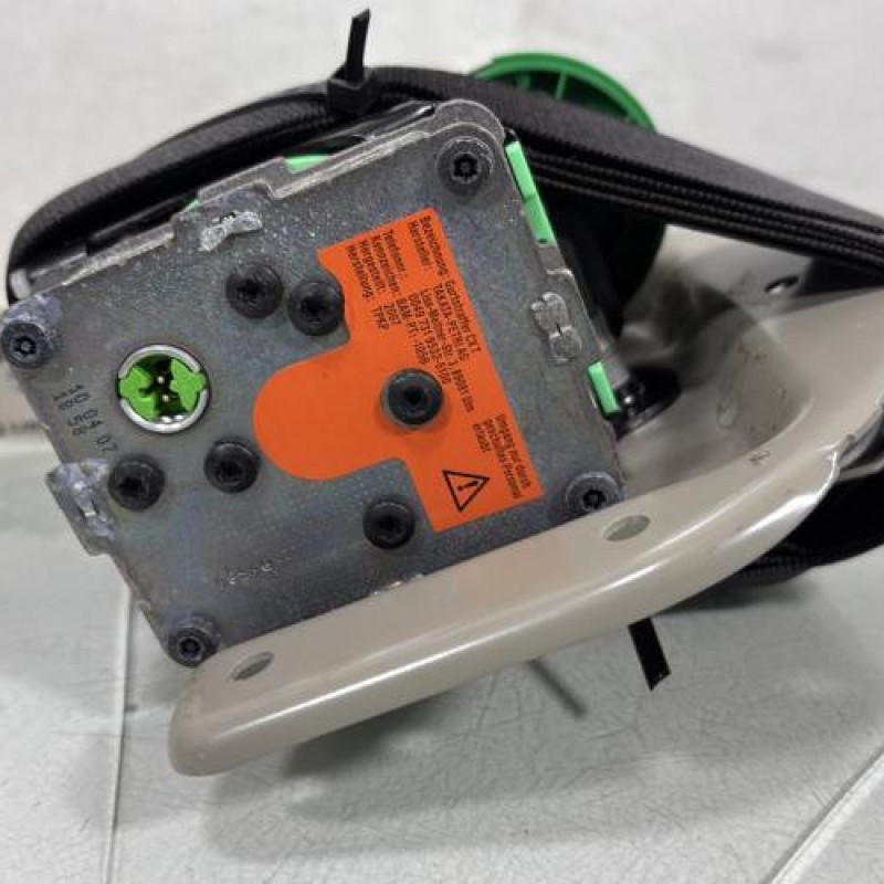 Pretensionneur de ceinture avant droit MERCEDES CLASSE CLK 209 Photo n°3