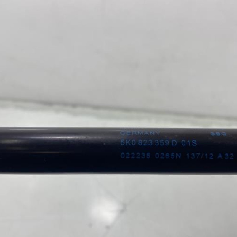 Verin de capot VOLKSWAGEN GOLF 6 Photo n°5