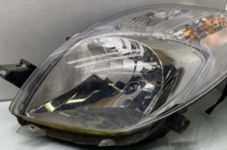 Optique avant principal gauche (feux)(phare) TOYOTA YARIS 2 Photo n°1