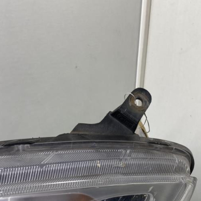 Optique avant principal gauche (feux)(phare) TOYOTA YARIS 2 Photo n°4