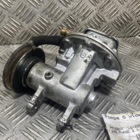 Pompe à vide PEUGEOT 205 Photo n°1