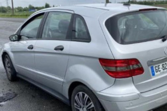 Poignee porte avant droit MERCEDES CLASSE B 245