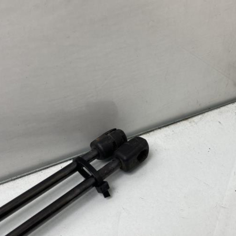 Verin de coffre AUDI A3 4 Photo n°3