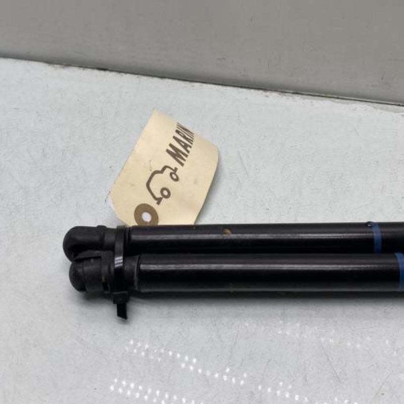 Verin de coffre AUDI A3 4 Photo n°4