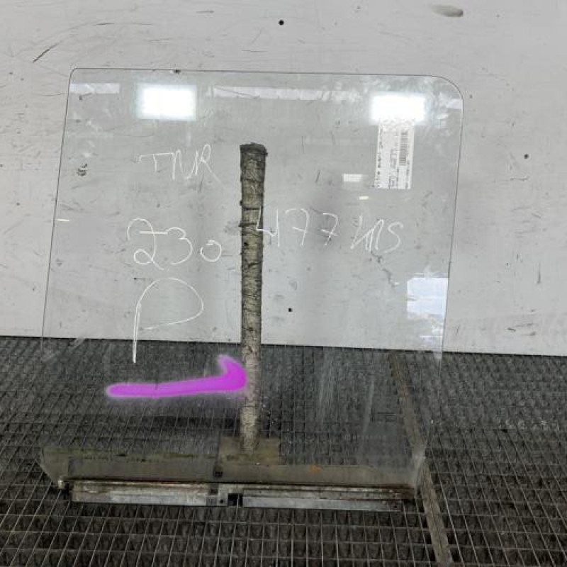 Vitre avant gauche RENAULT TRAFIC 1 Photo n°1