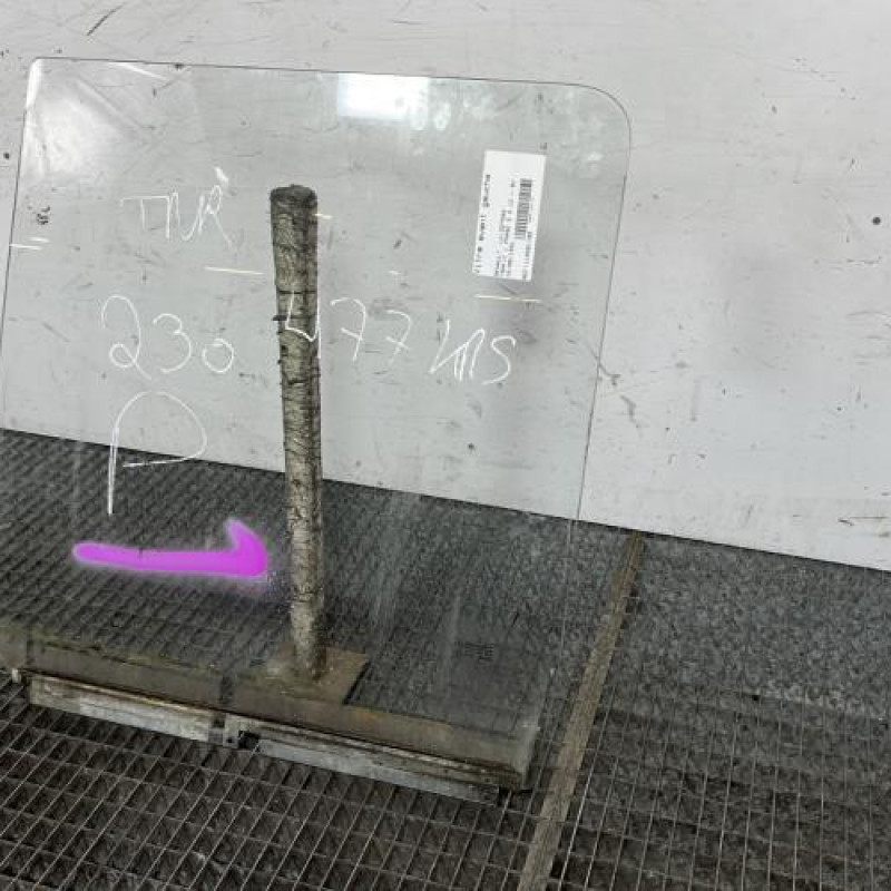 Vitre avant gauche RENAULT TRAFIC 1 Photo n°3